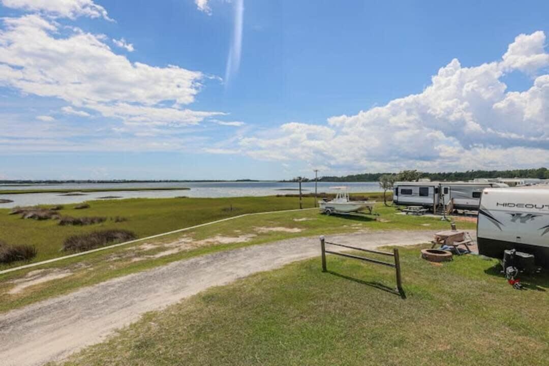 Surf City 2Br Park Home With Waterfront View And Parking 외부 사진