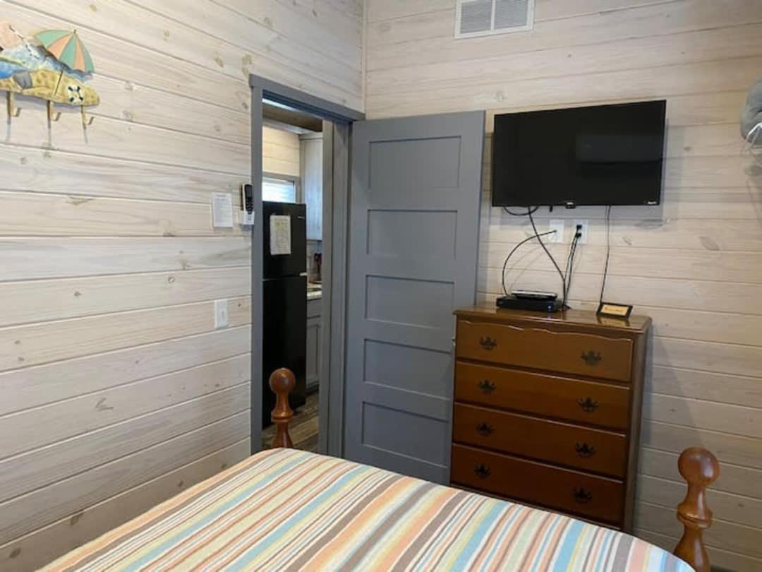 Surf City 2Br Park Home With Waterfront View And Parking 외부 사진